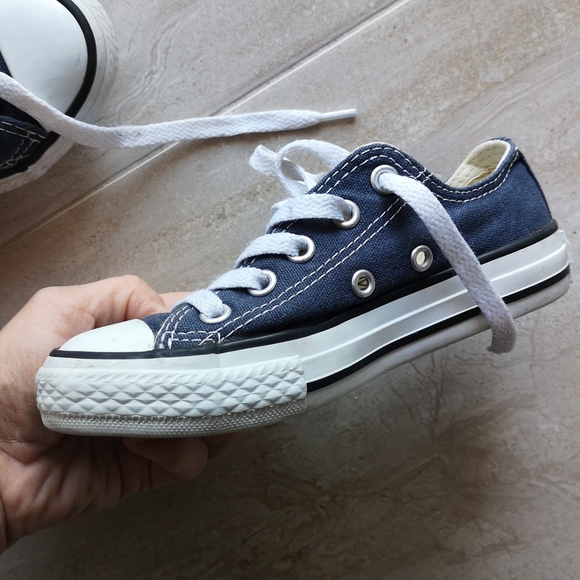Converse boys shoes size US 10.5/ EUR 27 - Picture 6 of 14